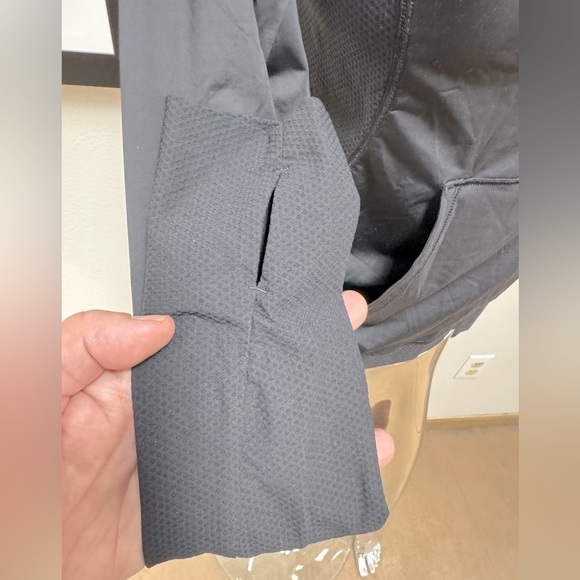 Lululemon 4 Black Spandex Hoody - Picture 8 of 12